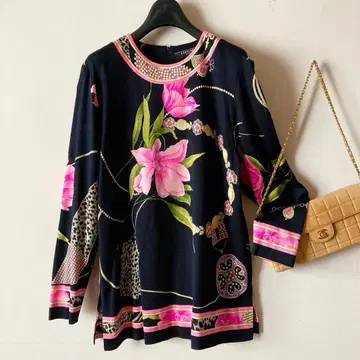 컨디션 최상/레오나르*고급 윤기 실크 울 칸칸풍 크루넥 튜닉 M