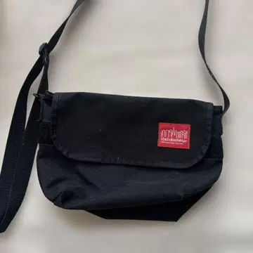 맨해튼 포티지 메신저 백 블랙 XS