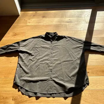 미즈이로 인드 브라운 긴팔 셔츠