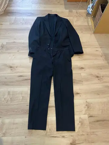 유니클로 슬림핏 다크 네이비 수트 M