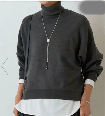 미사용 비어즐리 하이넥 돌먼 니트 그레이