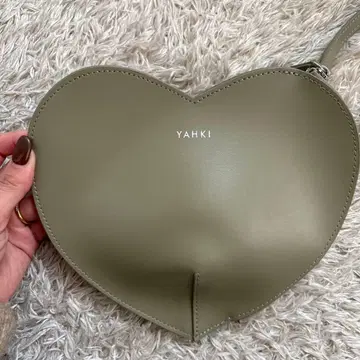 YAHKI 하트형 파우치 올리브 그린