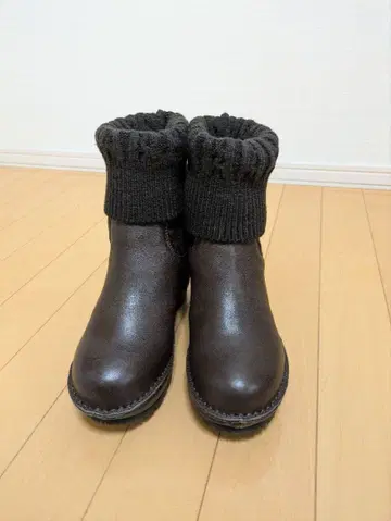 다크 브라운 가죽 니트 웨지솔 부츠