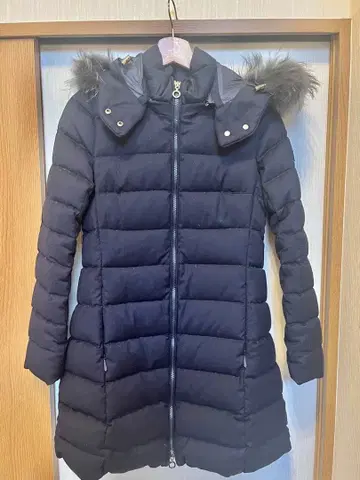 TATRAS 네이비 퍼 트리밍 다운 롱 코트