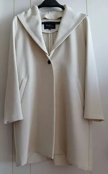 [ la.f - ] 라에프 후드 탈부착 가능 아이보리 스프링 코트