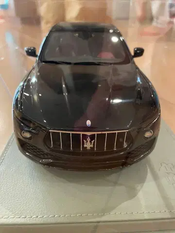 마세라티 레반테 한정판 모델카 블랙