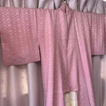 푸른빛 도는 핑크색 바탕 무늬 x 조임 코몬