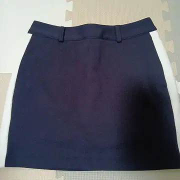 [ 새상품급 ] TAYLORMADE 골프 스커트 네이비