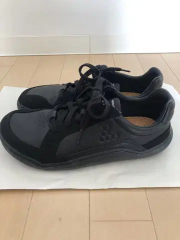 VIVOBAREFOOT GOBI II SNEAKER SIZE40