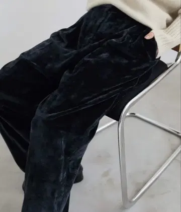 anuke velvet wide pants