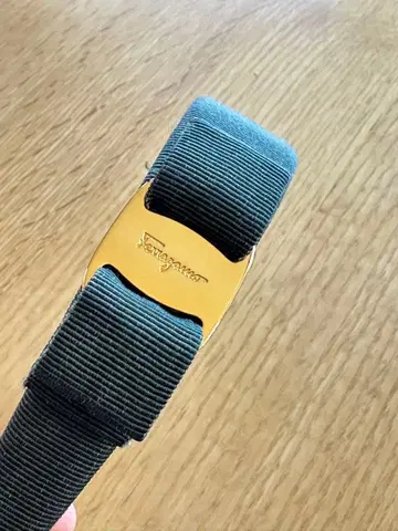 [ 새상품급 중고 ] Ferragamo 다크 그린 머리띠