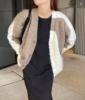 카프리시우스 르 마쥬 샤기 뉘앙스 패턴 가디건 베이지