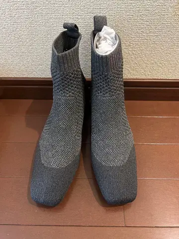 VIVAIA 미사용 새상품 그레이 니트 앵클부츠 중간 굽