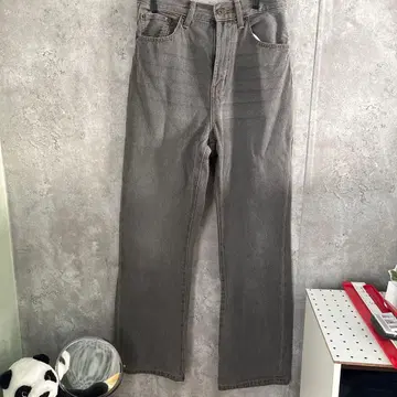 그레이 스트레이트 데님 팬츠