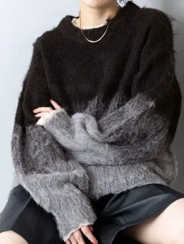 새상품 RAGEBLUE 그라데이션 샤기 니트