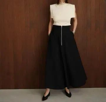 CLANE W FACE FRONT ZIP FLARE SKIRT