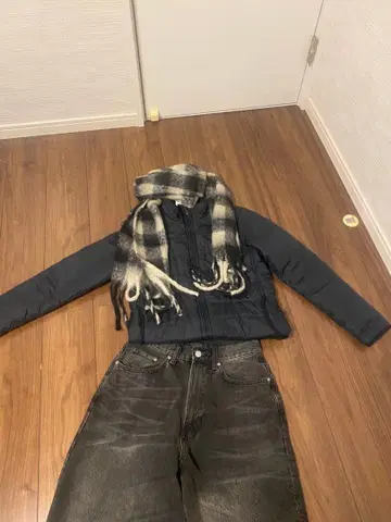 체크 무늬 머플러 블랙 화이트