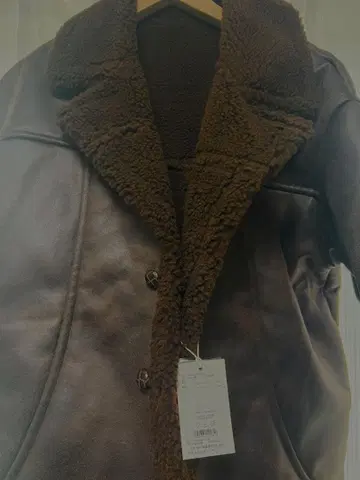 Ungrid 페이크 무스탕 루즈 블루종