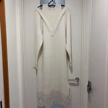 아이보리 V넥 니트 롱 원피스