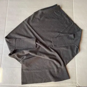 아나디스 카키색 스웨터 사이즈 F