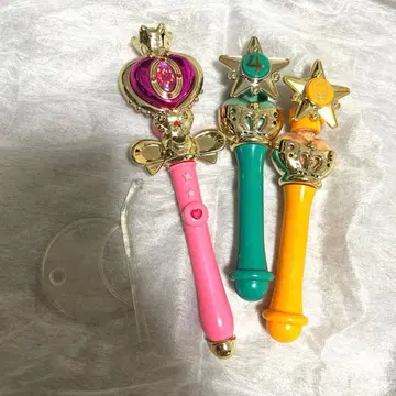 세일러문 스틱 3개 받침대 1개 포함