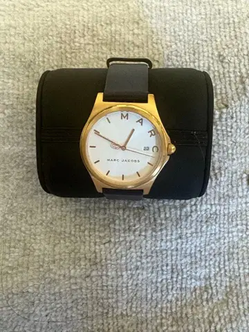 마크 제이콥스 아날로그 손목시계 골드