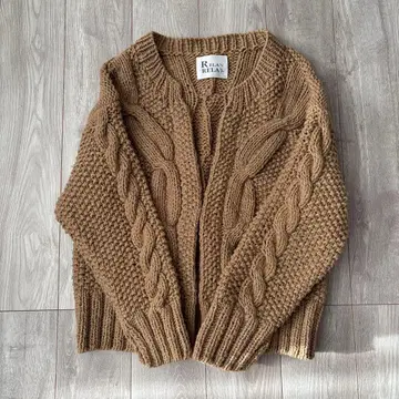 RELAN RELAN 이에나 아란 편 핸드 니트 베이지 계열