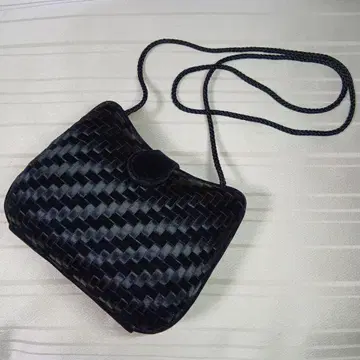 1회 사용 블랙 새틴과 벨벳의 뜨개질 클러치백