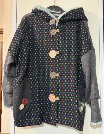 핸드메이드 도트 무늬 후드 부착 자켓