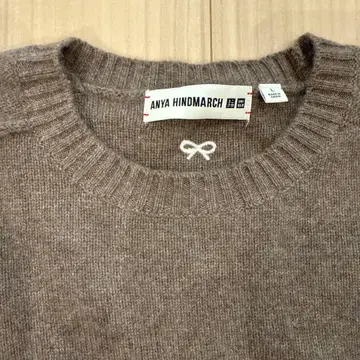 미사용 유니클로 안야 힌드마치 브라운 캐시미어 니트