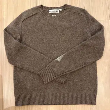 미사용 유니클로 안야 힌드마치 브라운 캐시미어 니트