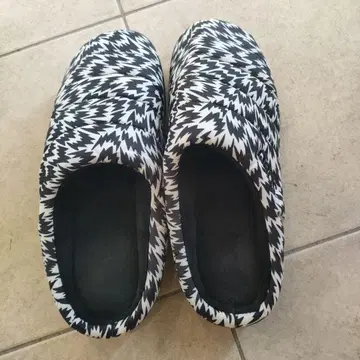 SUBU 샌들 중모프모프