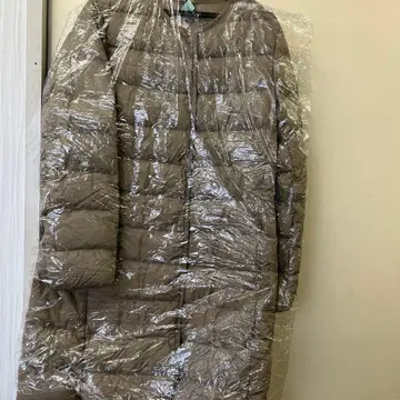 UNIQLO 울트라 라이트 다운 베이지 M