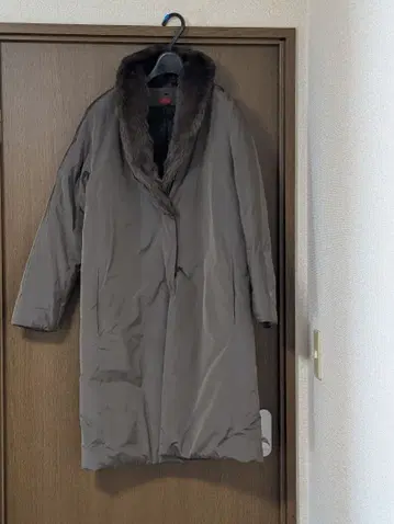 TOMORROWLAND DESPRES 노카라 다운 코트 카키