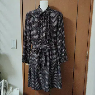 두클라쎄 프린트 긴팔 프릴 원피스