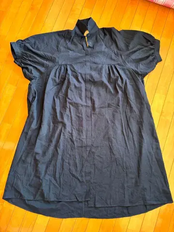 블랙 셔츠 원피스 반팔 등 꼬임 디자인