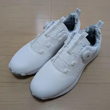 [ 새상품 ] Aleck 스파이크리스 BOA 시스템 화이트 사이즈 42