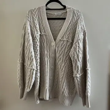 PAGEBOY 아이보리 케이블 니트 가디건