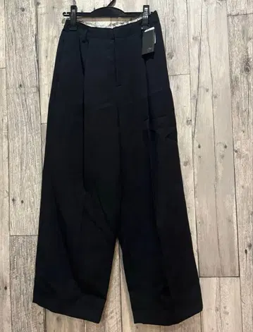 Aga 새상품 블랙 턱 와이드 팬츠 9호 폴리에스테르 100%
