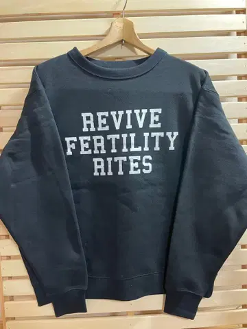 [ 새상품 미사용 ] connoisseur 블랙 프린트 맨투맨 M 사이즈