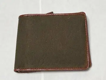 올리브 그린 이단 접이식 지갑