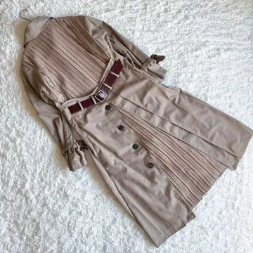 [ 새상품급 ] 아메리빈티지 백 플리츠 트렌치코트 A라인