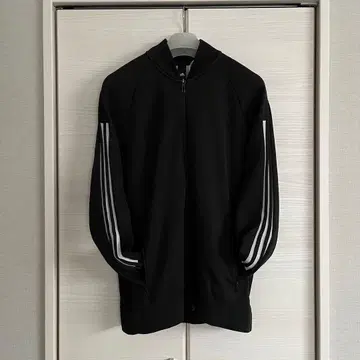 adidas 블랙 니트 자켓 3 스트라이프 디자인