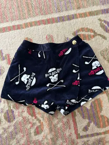 마크앤로나의 스커트로 보이는 숏팬츠 36