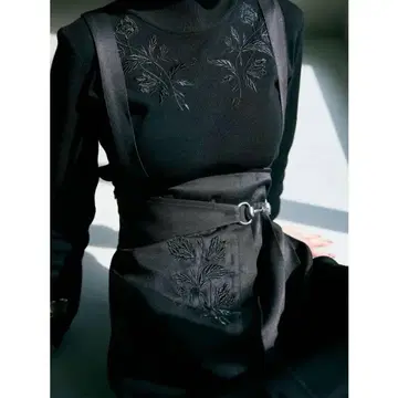 MURUA 무루아 YUKKO 콜라보 사이드 플리츠 플레어 점프 스커트