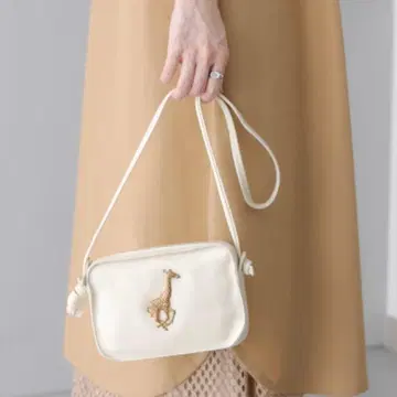 파피요네 기린 장식 가죽 숄더백 화이트