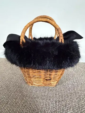 SNIDEL 퍼 트리밍 바스켓백 블랙