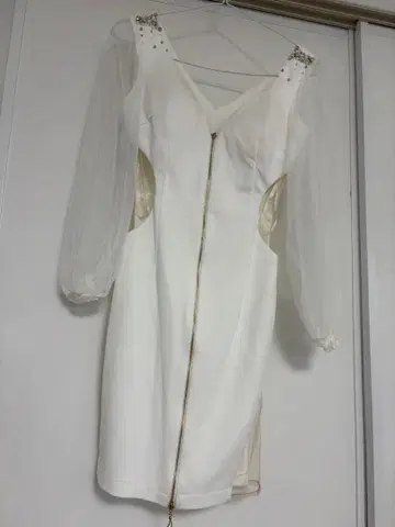 JEWELS 화이트 드레스 비쥬 포함