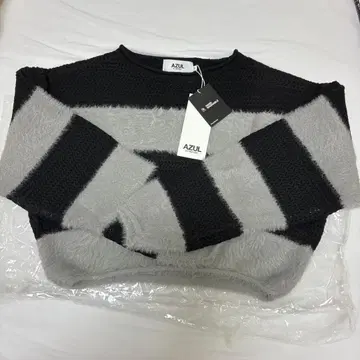 AZUL by moussy 상의