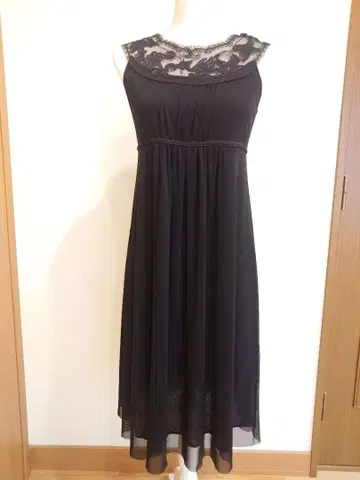 비비안 탐 새상품급 블랙 슬리브리스 원피스 표기 사이즈 2 L 사이즈